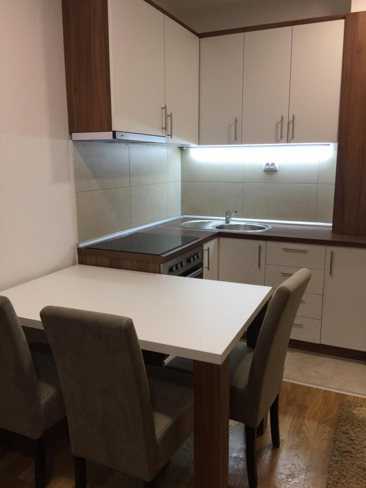 lokal - NOVI SAD - BULEVAR PATRIJARHA PAVLA - 9100029