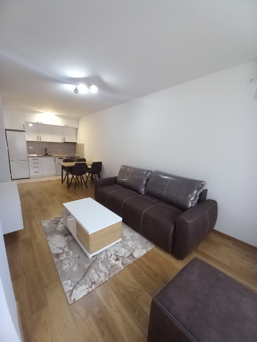 lokal - NOVI SAD - BULEVAR PATRIJARHA PAVLA - 9100049