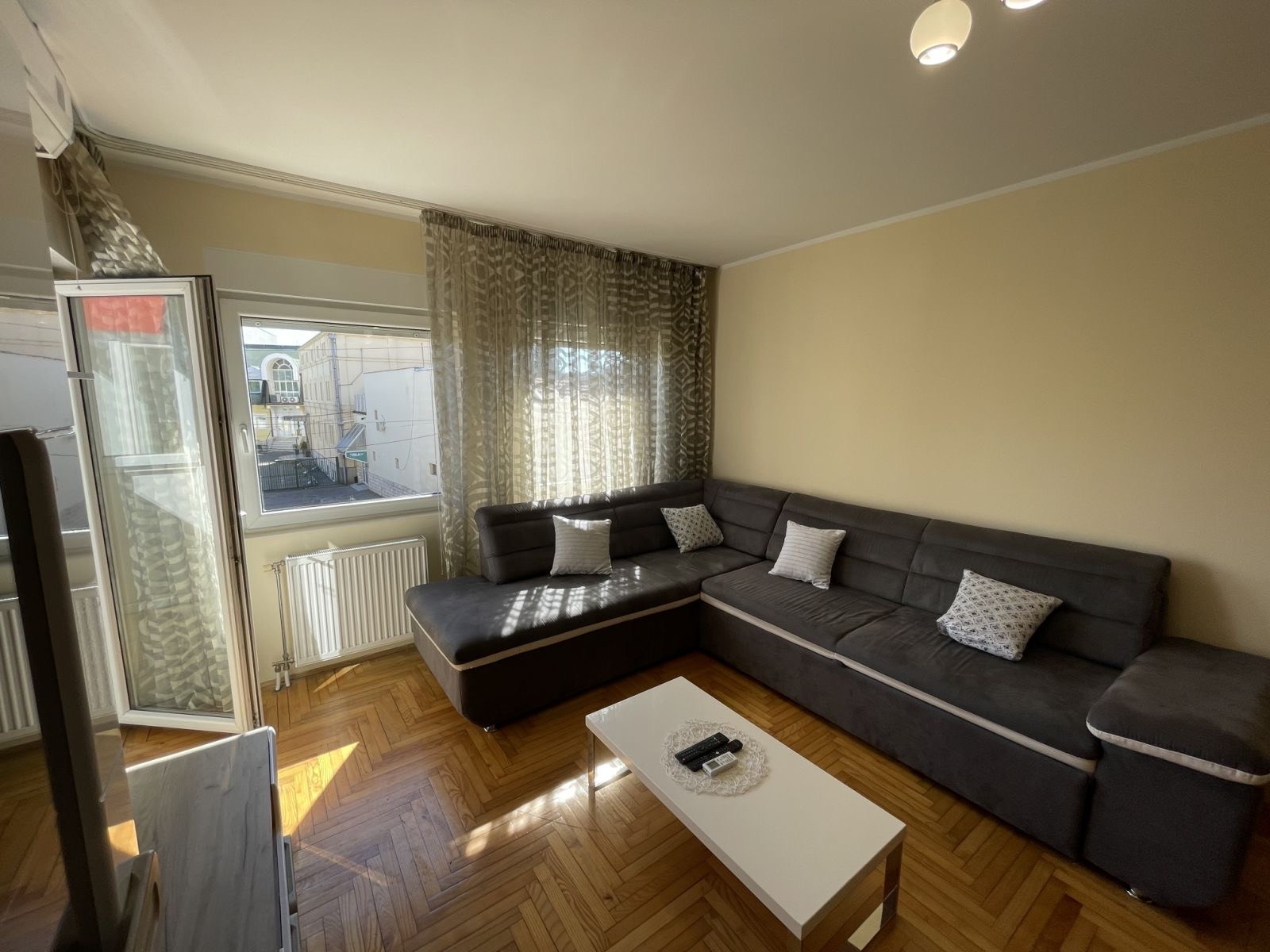 lokal - NOVI SAD - CENTAR - 9100071