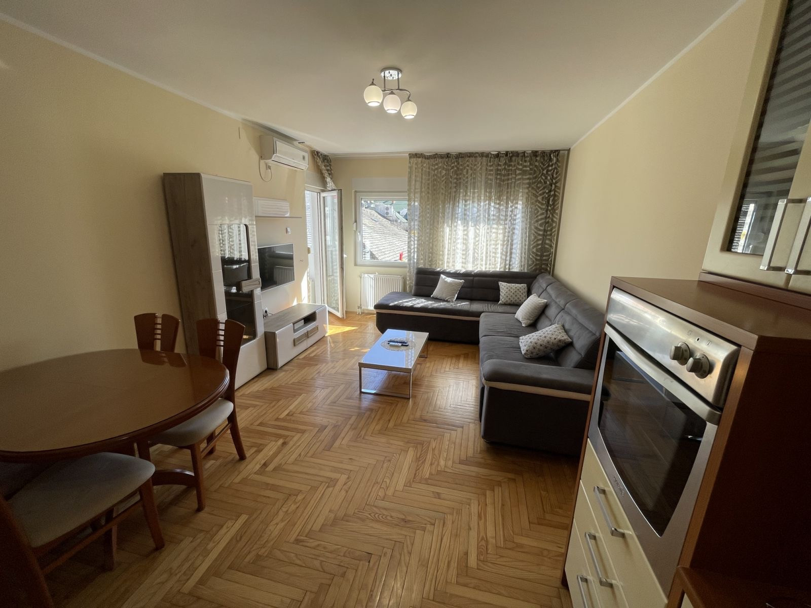 lokal - NOVI SAD - CENTAR - 9100089